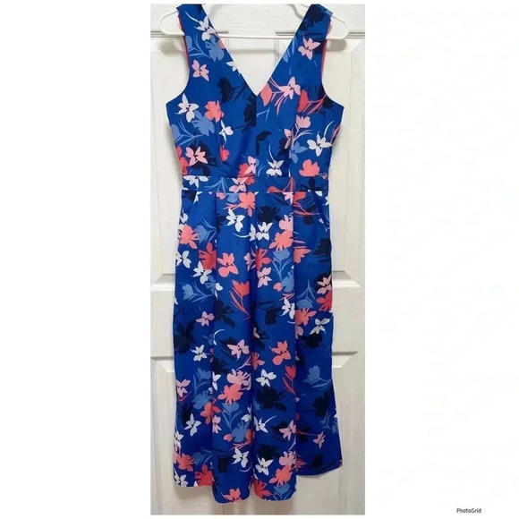 Vince Camuto I 4 - Picture 2 of 13